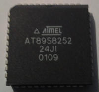AT89S8252-24JI - 8-Bit Microcontroller with 8K Bytes Flash  .. cena na dotaz / price on request