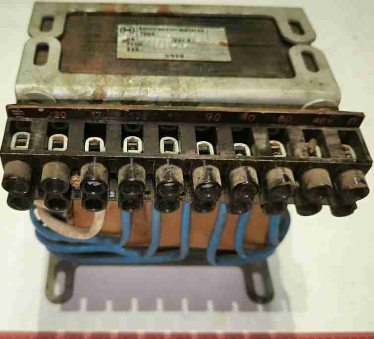 ATV15 - Autotransformátor 220V 1500W, Odbočky 48, 60, 80, 90, 110, 130, a 170 V. .. použitý / used