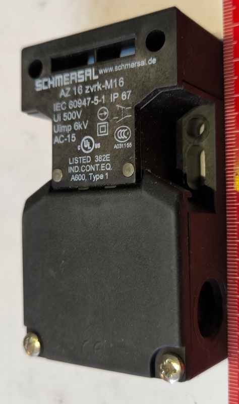 AZ 16 ZVRK-M16 - SCHMERSAL bezpečnostní spínač zamkový