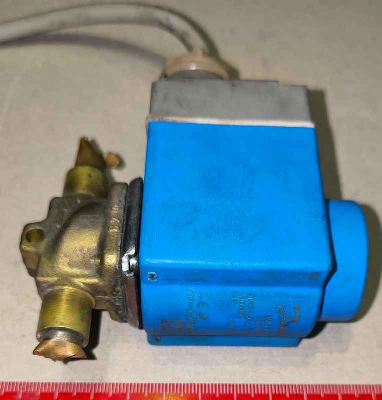 Cívka HPP BE024AS 24V 50Hz 12W, z demontáže  .. použitý / used  .. cena na dotaz / price on request