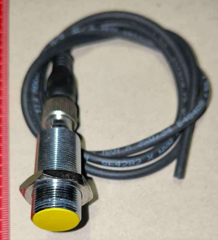 Indukční senzor TURCK - BI8-M18-AP6X-H1141 + kablik dle foto .. použitý / used