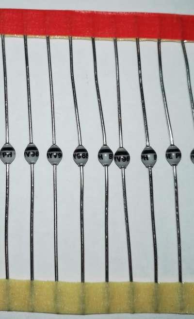 BYV96E - Vishay 1000V 1.5A, Silicon Junction Diode, 2-Pin DO-204AP .. balení 50ks za 100Kč