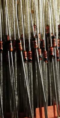 není skladem - BZX55C11 .. balení 1000ks za 100Kč