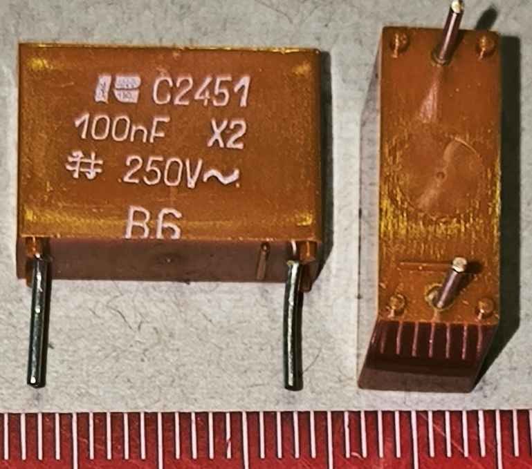 REMIX C2451 100n X2 250V 50Hz, r.v. 1991  .. balení 75ks za 199 Kč