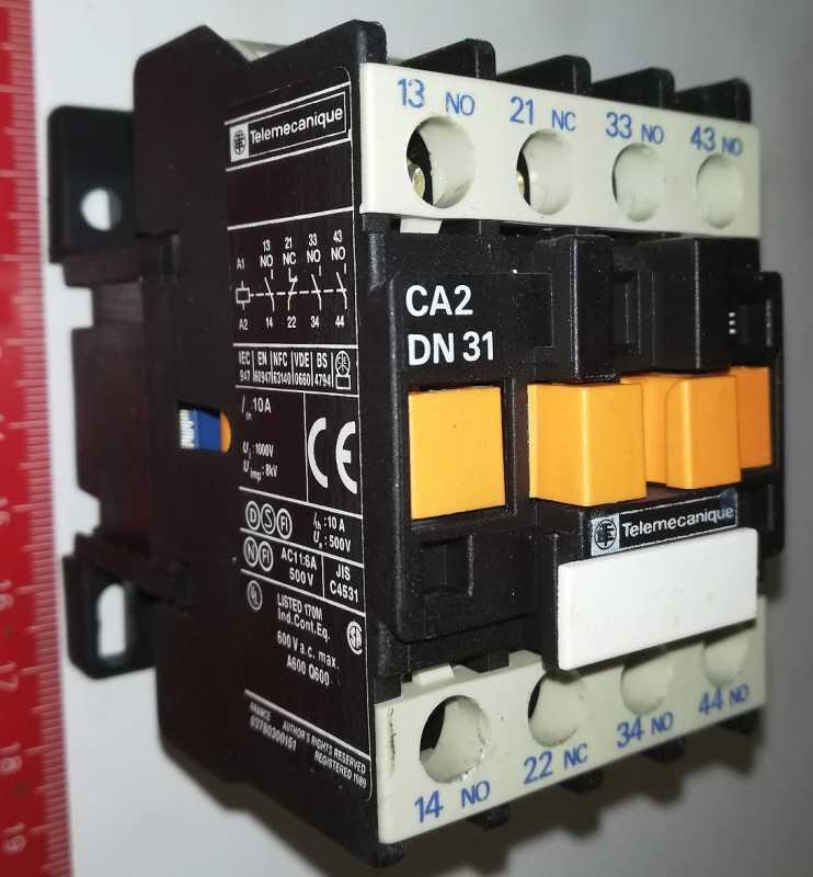 CA2DN31-31E  stykač Telemecanique 230V/50-60Hz .. použitý / used