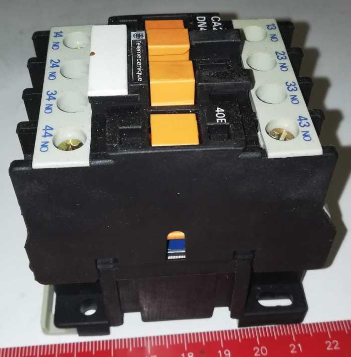 CA2DN40-40E  stykač Telemecanique 110V/50-60Hz .. použitý / used
