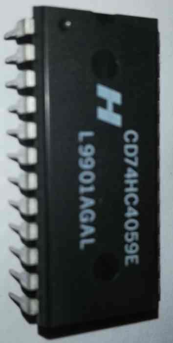 není skladem - CD74HC4059E - IO  DIL24