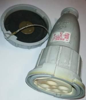 CSG1643 zásuvka na prodluž kabel 16A 380V   s víčkem, z demontáže