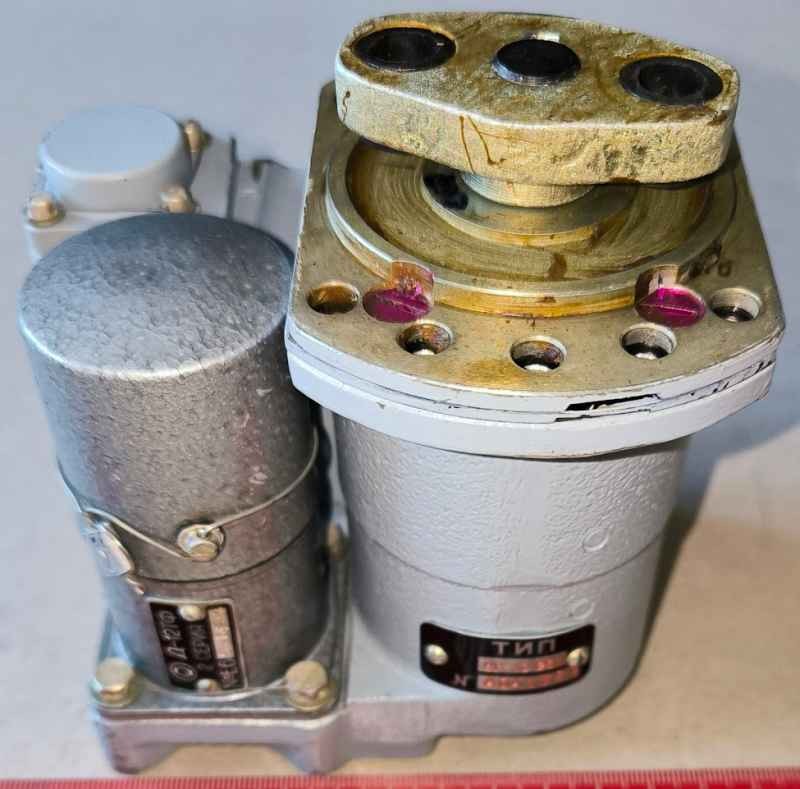 LETECKÝ SERVOPOHON – ELEKTROMOTOR D-12TF (Д-12ТФ) + převodovka UR-10-250 (УР-10-250)   .. cena na dotaz / price on request