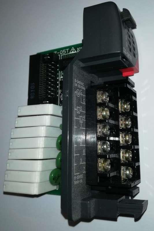 D2-08TR -  DirectLOGIC DL205 relay output module, 8-point, 6-24 VDC/6-240 VAC  .. cena na dotaz / price on request