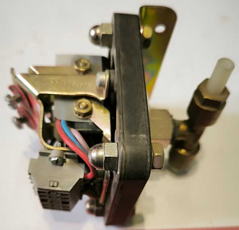 tlakový spínač D2S-M3-GE123 DELAVAL 0,002-0,2 bar .. použitý / used   .. cena na dotaz / price on request