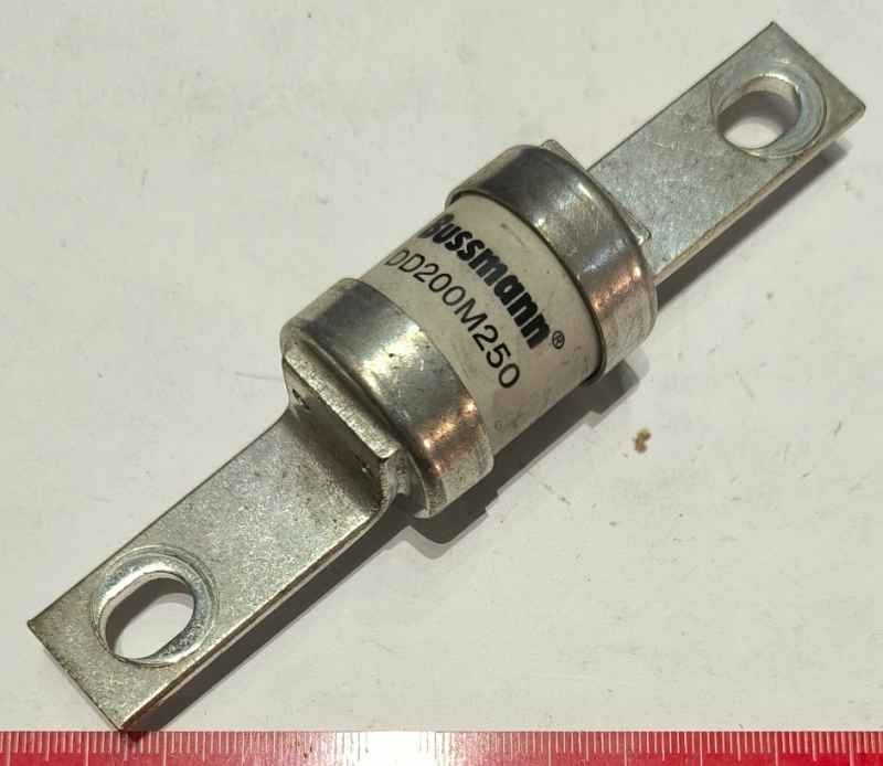 DD200M250 - 200A British Standard Fuse B2 415 Vac   .. cena na dotaz / price on request