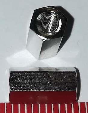 není skladem - DI5 M3x10 - Distanční sloupek F/F M3 L10mm SW5 mosaz/Ni ..  balení  50ks za 90Kč