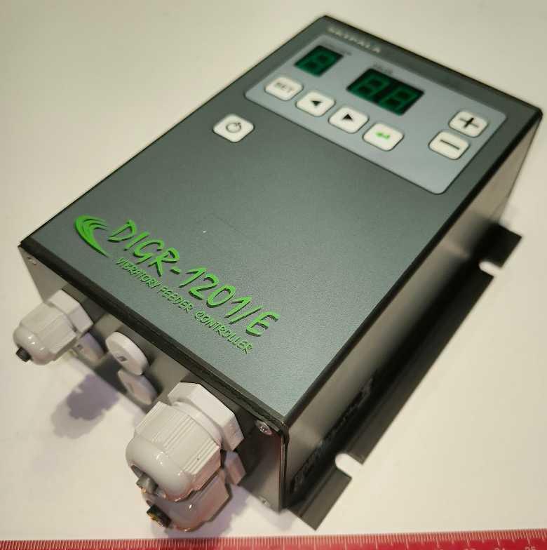 DIGR-1201/E - Digitální triakový regulátor pro řízení vibračních zásobníků a podavačů .. použitý / used