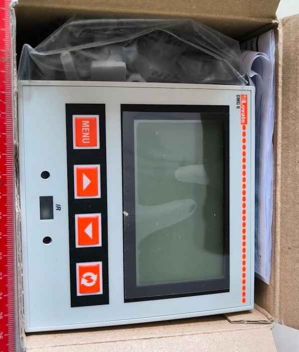 DMG600 - Kompaktní digi. multimetr pro vestavnou montáž s LCD displejem, LOVATO