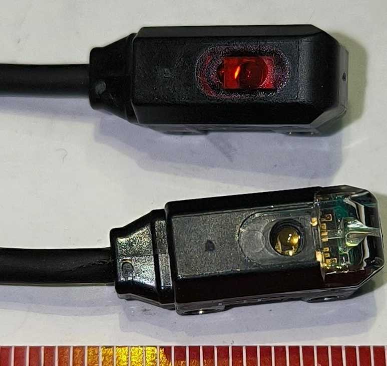 E3T-ST12R OMRON - Photoelectric sensor, through-beam, 1m, DC, 3-wire, NPN, dark-on, side view, 2m cable (requires 2 brackets)