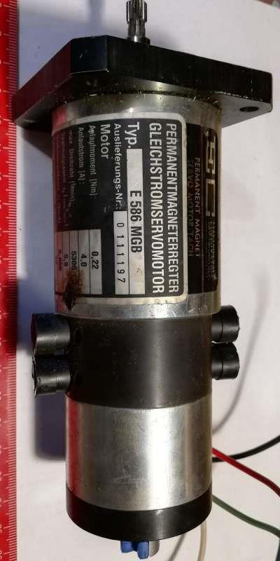 servomotor E586MGB, starší, z demontáže  .. cena na dotaz / price on request