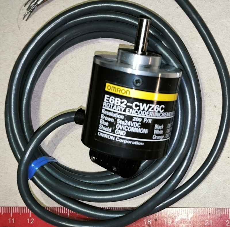 Omron E6B2-CWZ6C - rotary encoder 200P/R, 5 to 24Vdc, 2m .. cena na dotaz / price on request
