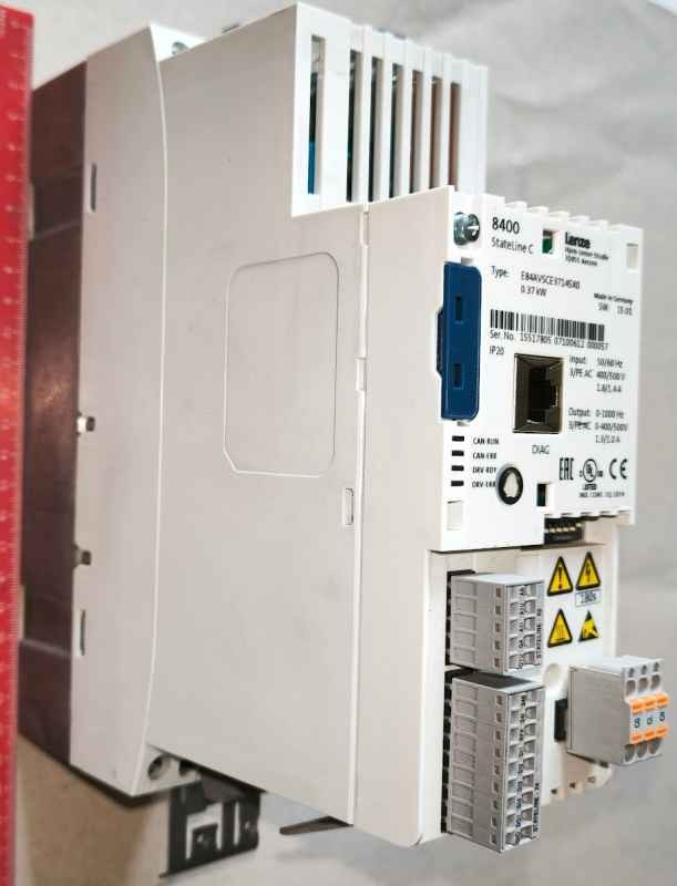 LENZE 8400 StateLine C - E84AVSCE3714SX0 - 0,37kW .. cena na dotaz / price on request