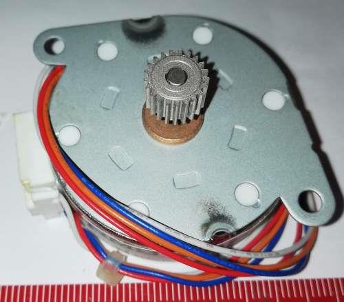 krokový motorek EM-235 PM42S-096-EPC6  .. cena na dotaz / price on request