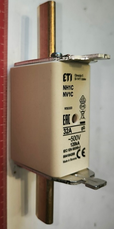 32A - nožová pojistka ETI 004184208 - EAC NH1C NV1C gG .. balení 3ks za 230Kč