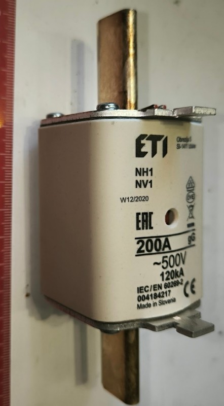 200A - nožová pojistka ETI 004184217 - EAC NH1 NV1 gG