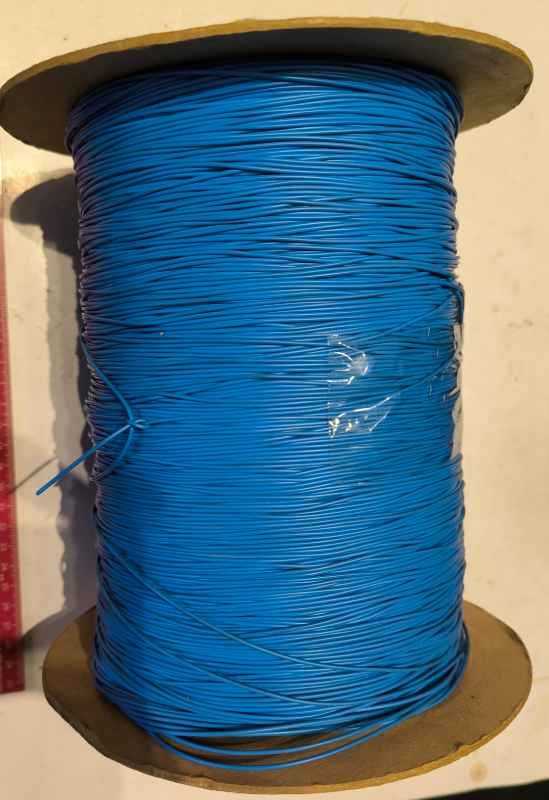 izolační trubička 0,5x0,25mm  modrý,  balení 2 kg za 190Kč