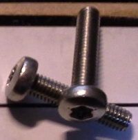 šroubek M3x14 TX10 - TX drive six globe drive ..  balení 500ks za 90Kč