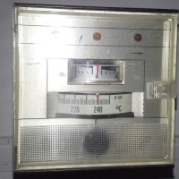 teplotní regulátor ? , 220V 5VA 50Hz, ZPA  .. cena na dotaz / price on request