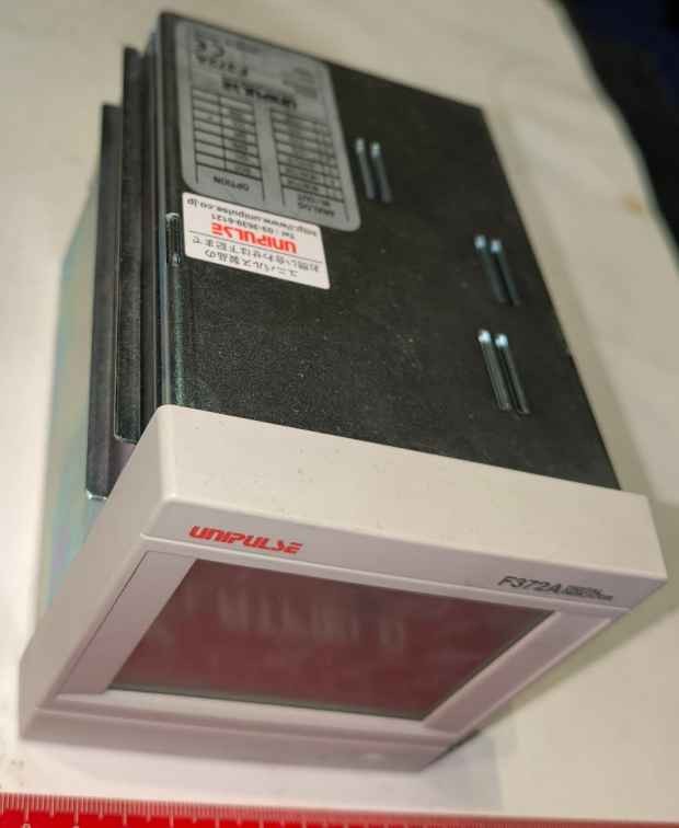 Unipulse F372A Graphic display/ touch panel type digital indicator  .. použitý / used... cena na dotaz / price on request