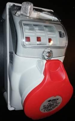 Zásuvka 230/400V/16A 5kolík FANTON 73335 s vypínačem, doprodej, na ND