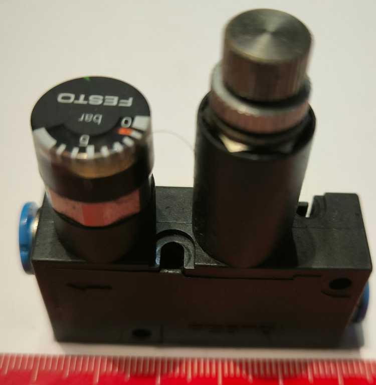 FESTO 153496 - pressure regulator LRMA-QS-6