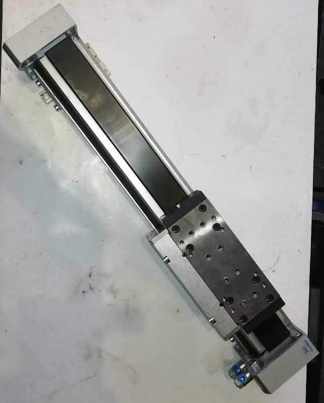 FESTO 532499 - DGC-40-290-KF-YSRW-A  .. použitý / used