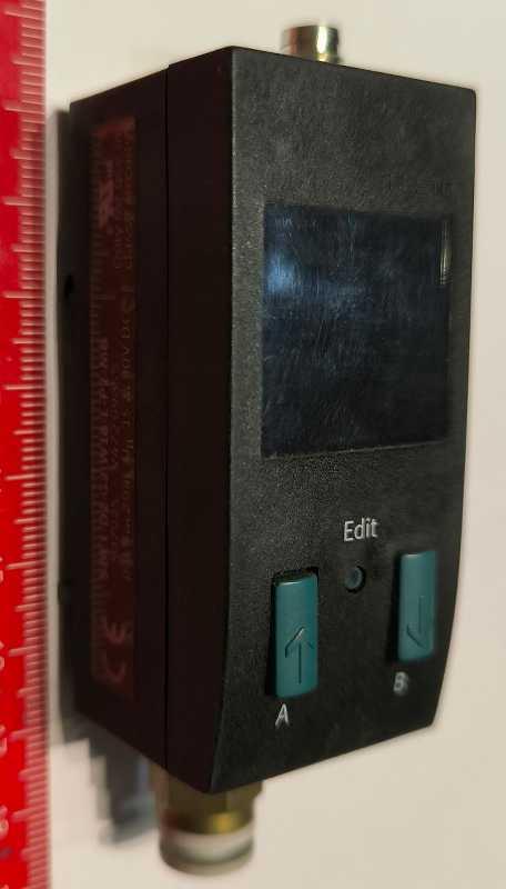 FESTO 537025 -  pressure sensor SDE1-D2-G2-W18-L-P2-M8  .. použitý / used    .. cena na dotaz / price on request
