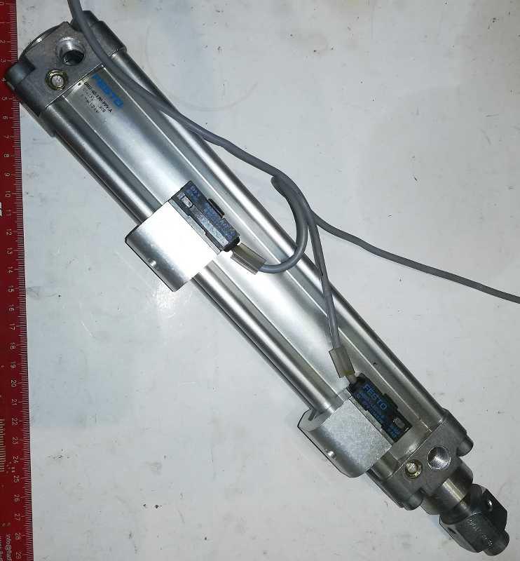 FESTO sestava (103) z demontáže -  DNU-40-190-PPV-A (014131) + 2x čidlo