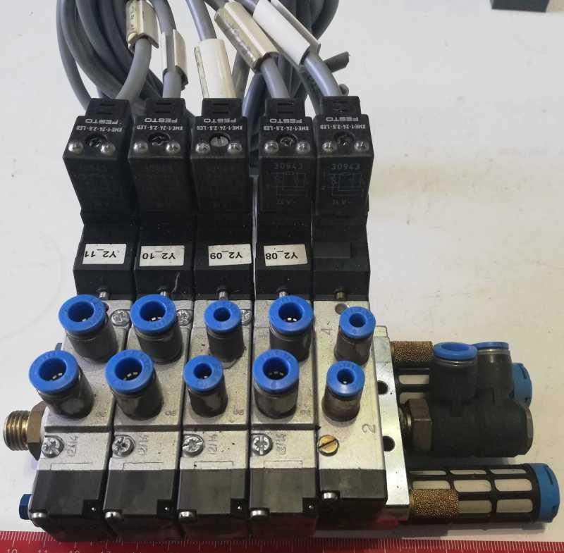 FESTO sestava z demontáže - 5xMEH-5/2-1/8-P-B, 5x MEH-3-24V, 5x KME-1-24 a další dle foto