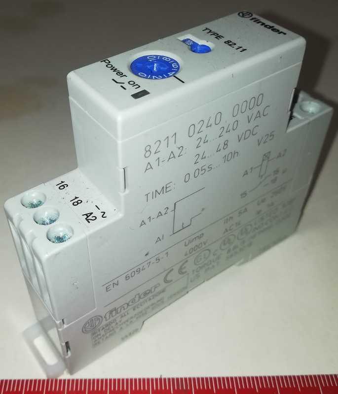 FINDER typ 82.11 - MODULAR TIMER  .. použitý / used   .. cena na dotaz / price on request