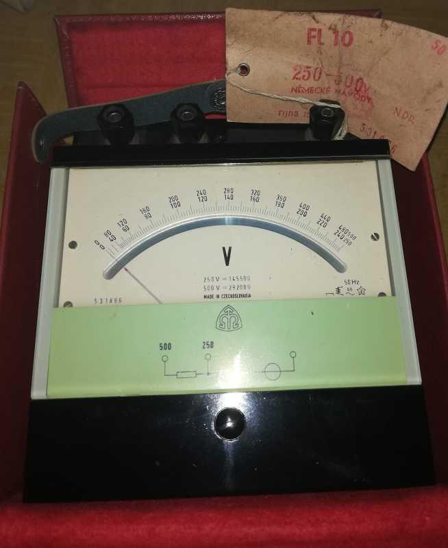 FL10 METRA - voltmetr 250V, 500V, r.v. 1976