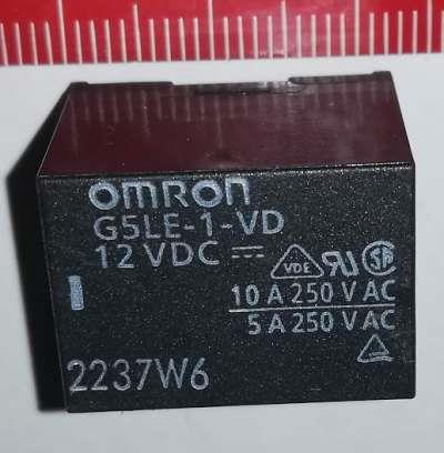 Relé G5LE-1-VD 12VDC, pájené
