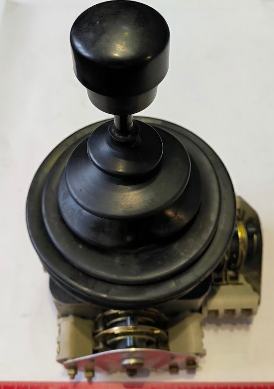 ovládač - joystick GESSMANN 16A 500V  .. použitý / used .. cena na dotaz / price on request