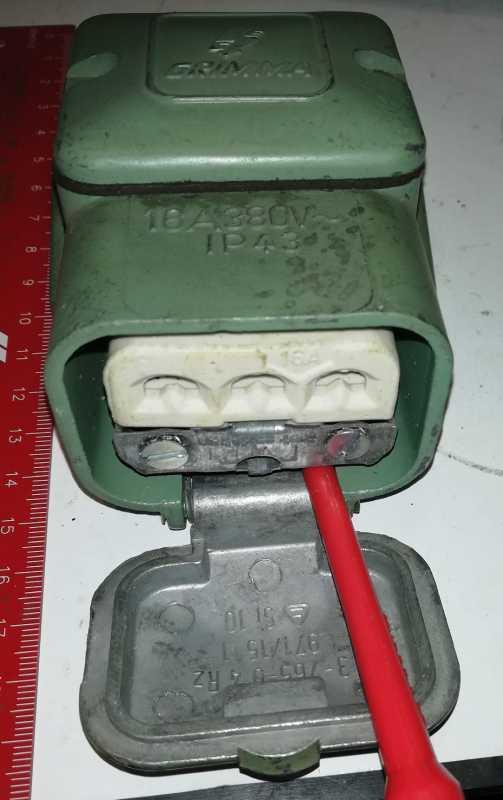 GRIMMA - kovová zásuvka 16A 380V IP43  ... cena na dotaz / price on request