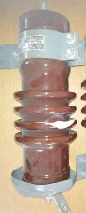 GZa 7,5/5 - Odgromnik zaworowy 7,5kV 5000A, malá vada  .. cena na dotaz / price on request