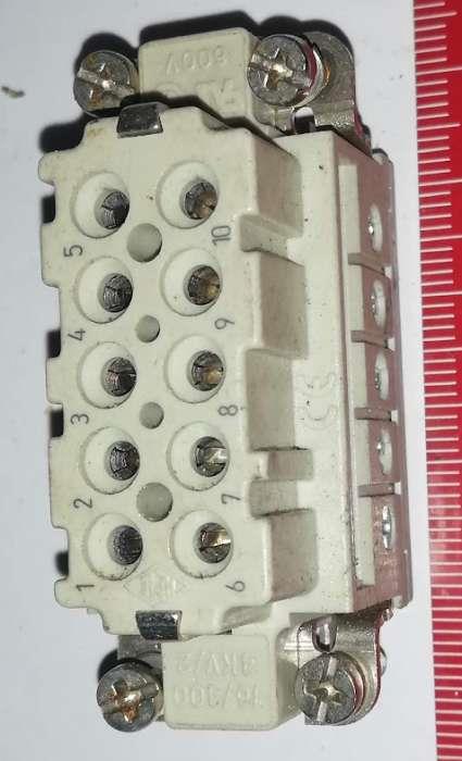 není skladem - konektor HARTING  (009)