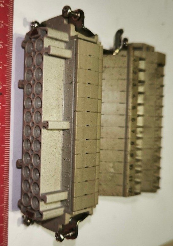 HARTING-023 - konektor 24 pin samice s prodloužením,  dle foto, špinavé, z demontáže