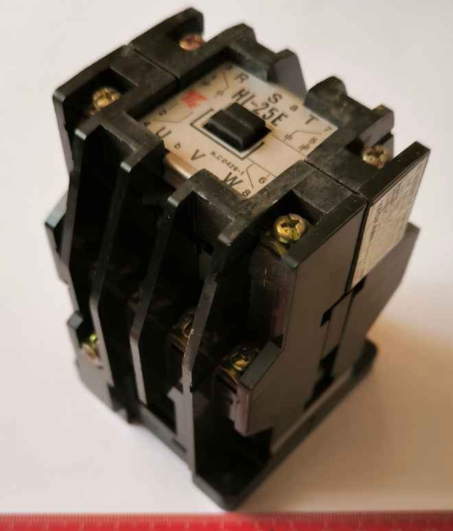 HI-25E Contactor by YASKAWA ELECTRIC , 100V 50Hz  .. cena na dotaz / price on request