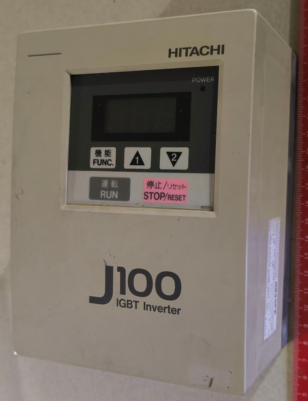 HITACHI J100 - IGBT Inverter - určeni na repasi, na náhradní díly