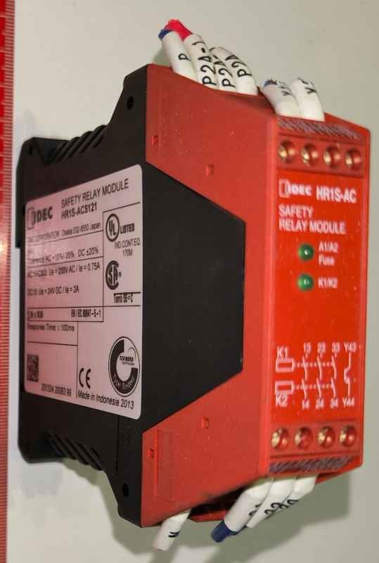 HR1S-AC5121 - Safety relay 1 Channel 3NO Out  .. použitý / used   .. cena na dotaz / price on request