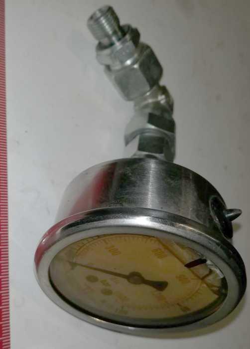 tlakoměr s přípojením  .. použitý / used (004)