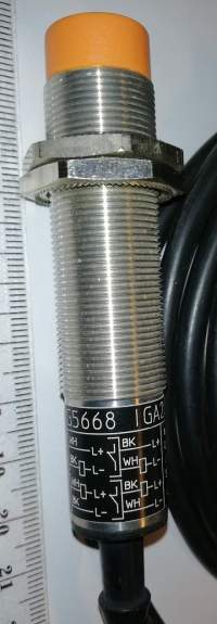 IG5668 IGA2008-FRKG/6M/PH Induktivní senzor  .. cena na dotaz / price on request