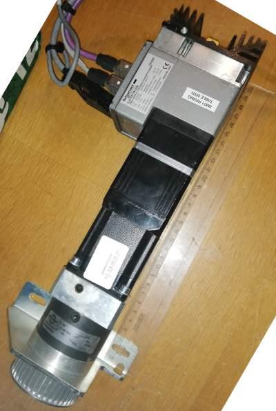 Schneider ILA1F572S1836 Servo Moter With Neugart PLE 60  Reducer  .. cena na dotaz / price on request